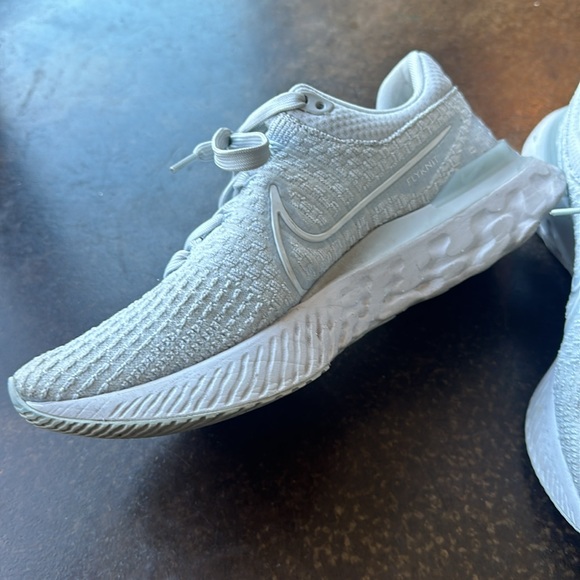 Nike React Infinity Run Flyknit 3 - Light Wear - Picture 3 of 9